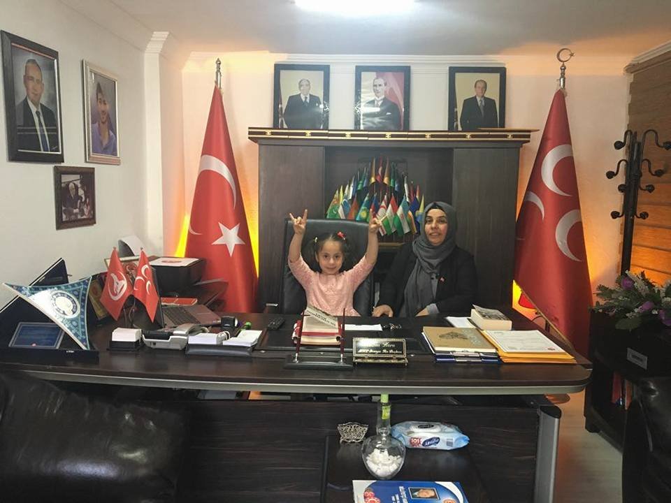 MHP GÜNEYSU KADIN KOLLARINDA İSTİFA