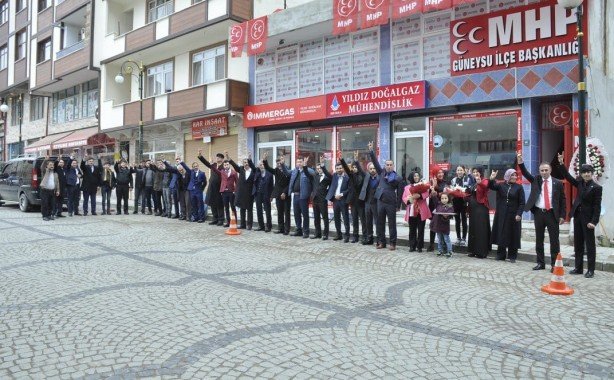 GÜNEYSU MHP TEŞKİLATI İSTİFA ETTİ