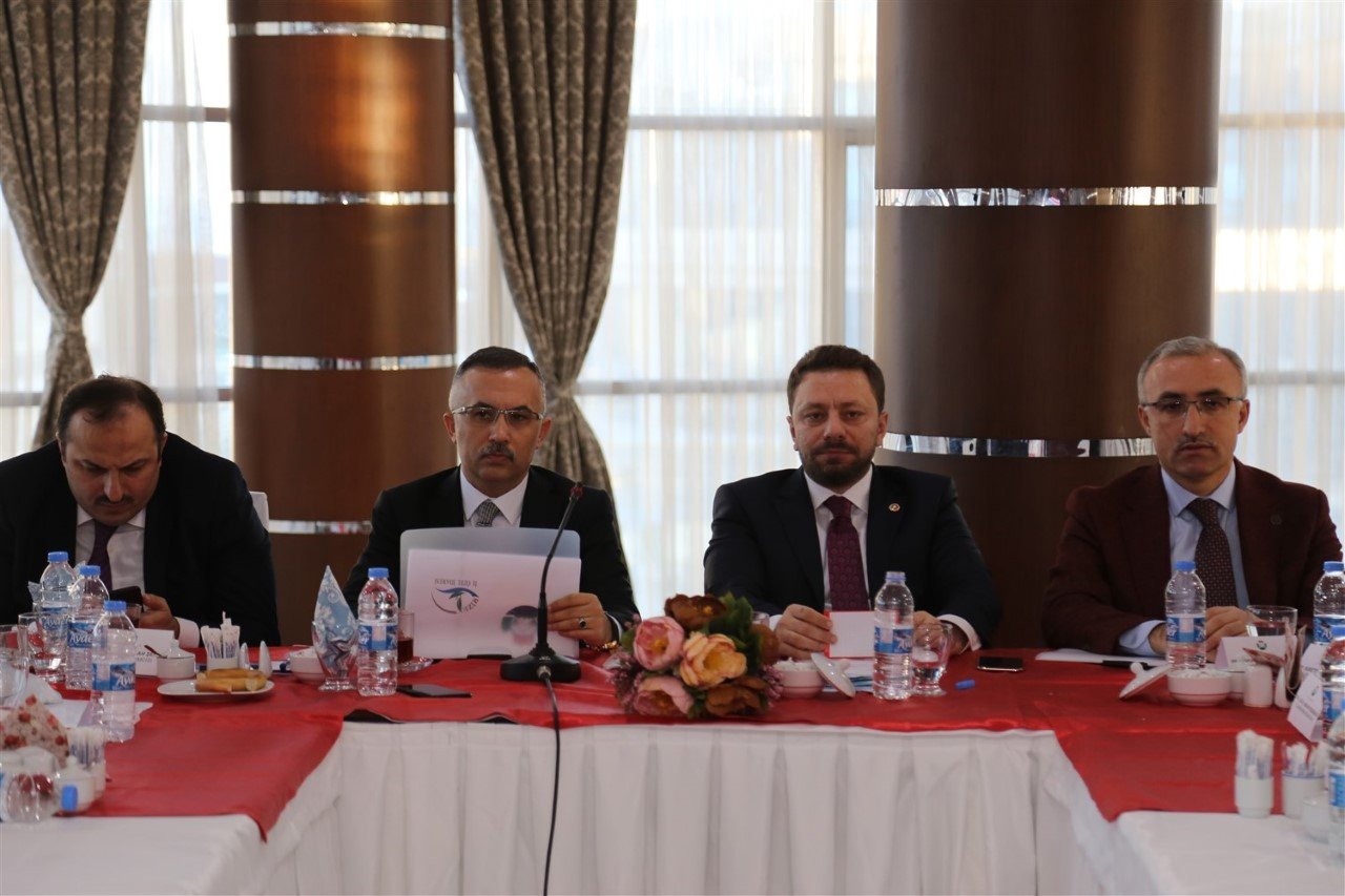 HAFTAYA BAŞLANGIÇ TOPLANTILARI VALİ ÇEBER BAŞKANLIĞINDA DEVAM EDİYOR