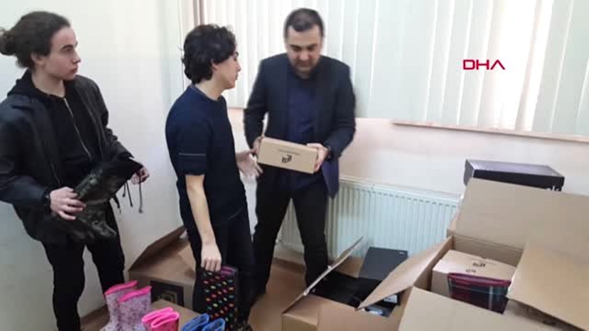 Rizeli liselilerden, Van'daki ihitiyaç sahibi öğrencilere yardım eli