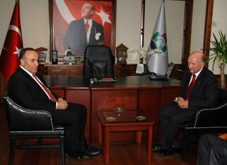 Büyükelçi Reddaway Rize'de