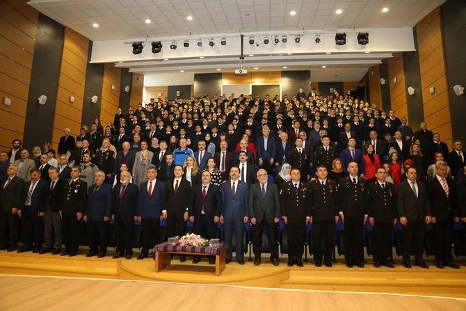 Rize’de İstiklal Marşı’nın Kabulü ve Mehmet Akif Ersoy’u Anma Programı Düzenlendi