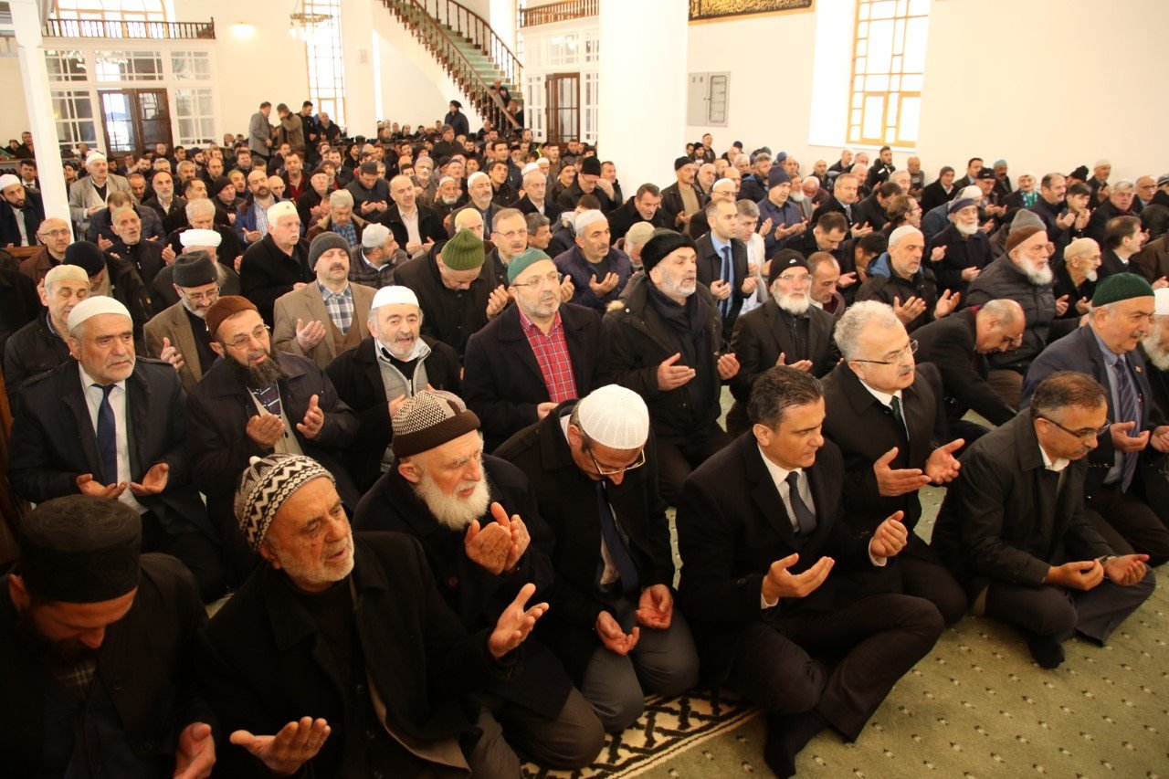 ORTA CAMİ MEVLİD VE CUMA NAMAZIYLA İBADETE AÇILDI