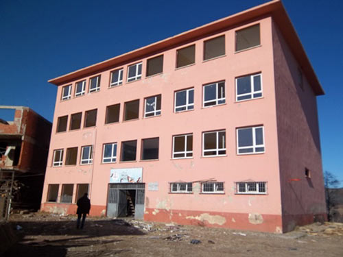 Ç.Hemşin Topluca İlköğretim Okulu yıkılıyor