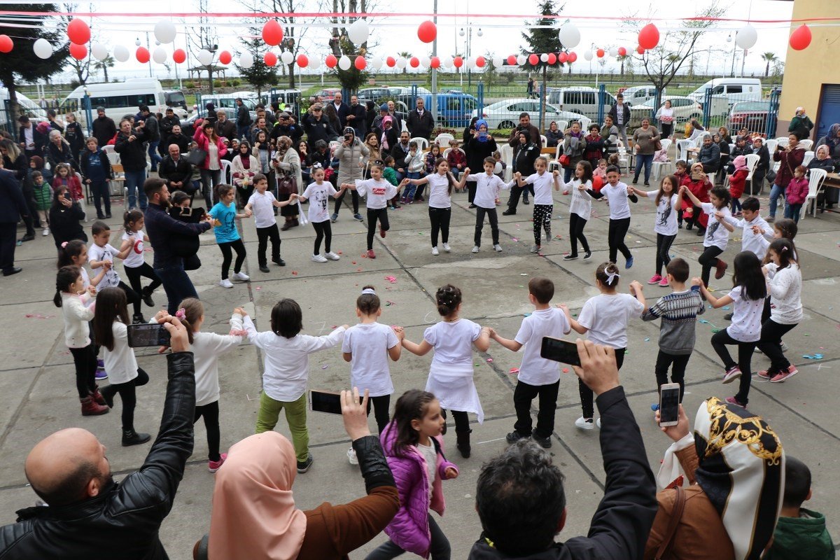 Ardeşen'de 23 Nisan Ulusal Egemenlik ve Çocuk Bayramı Kutlamaları