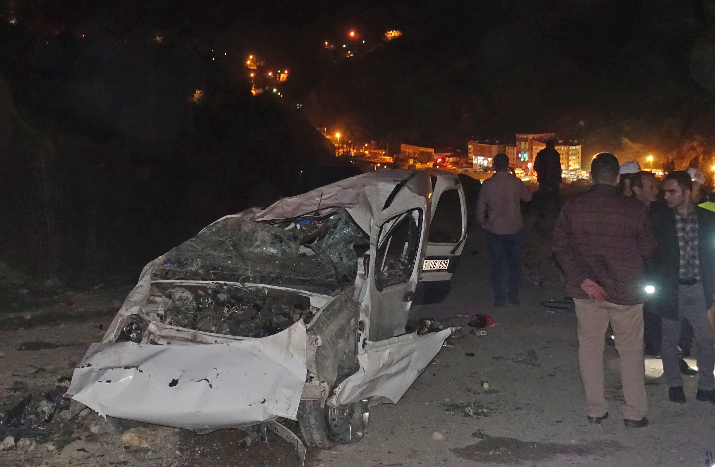Park Halindeki Otomobil Şarampole Yuvarlandı 1 Kişi Hayatını Kaybetti
