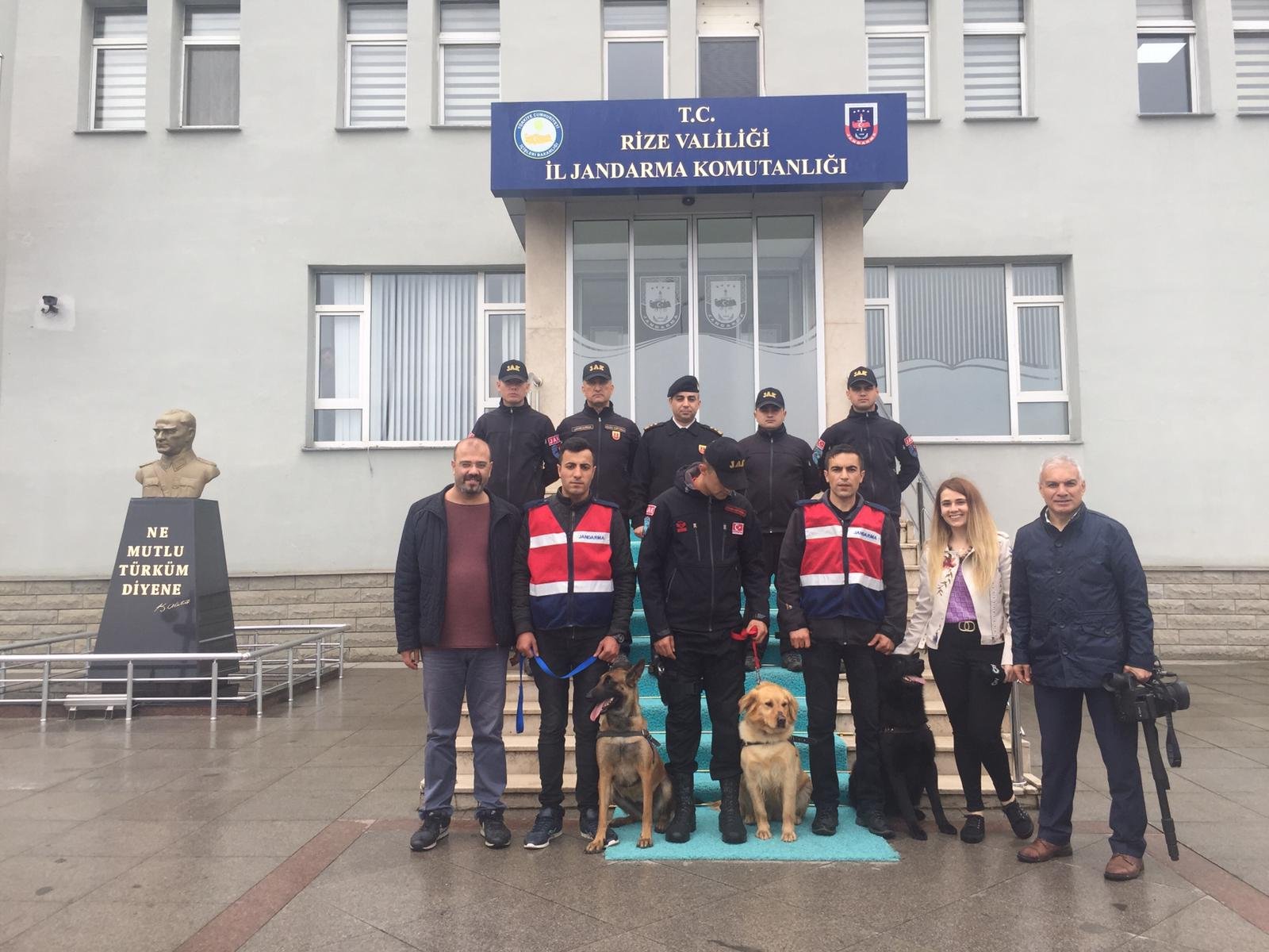 TÜRKİYE’NİN KONUŞTUĞU KAHRAMAN KÖPEKLER