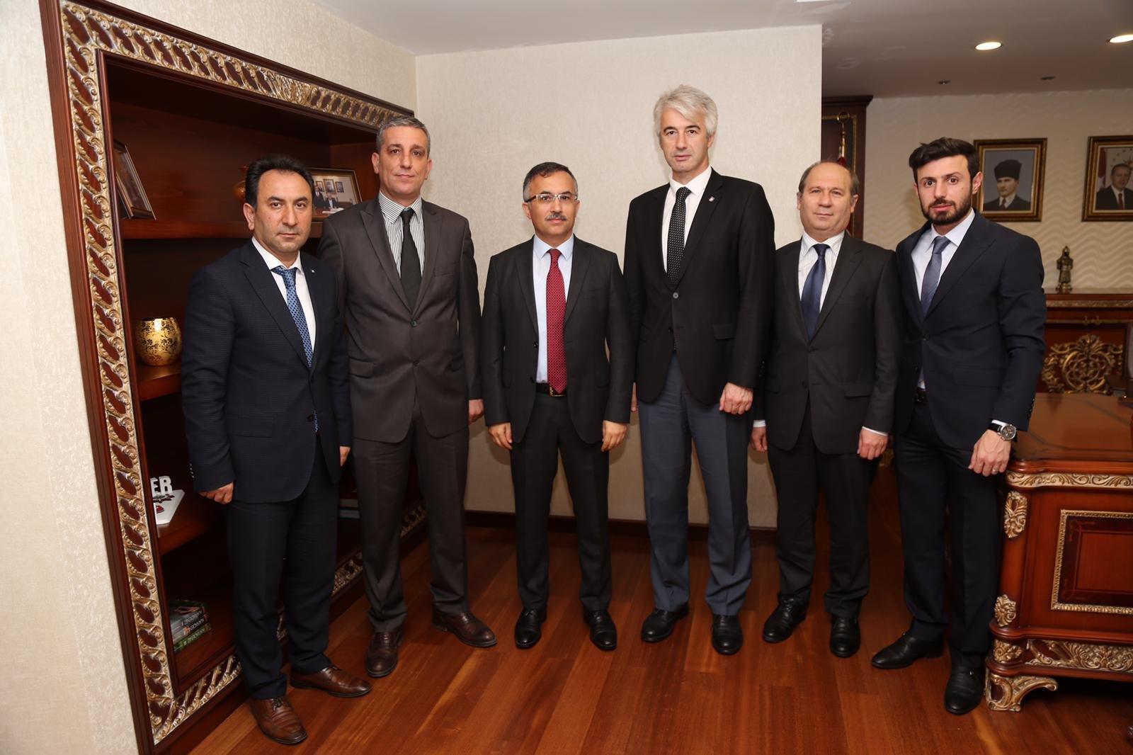 RİZE VALİSİ ÇEBER HIZ KESMEDEN ÇALIŞMALARINA DEVAM EDİYOR