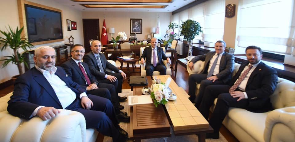 Vali Çeber, Başkanlığında ki Rize Heyeti Ulaştırma ve Altyapı Bakanını Ziyaret Etti