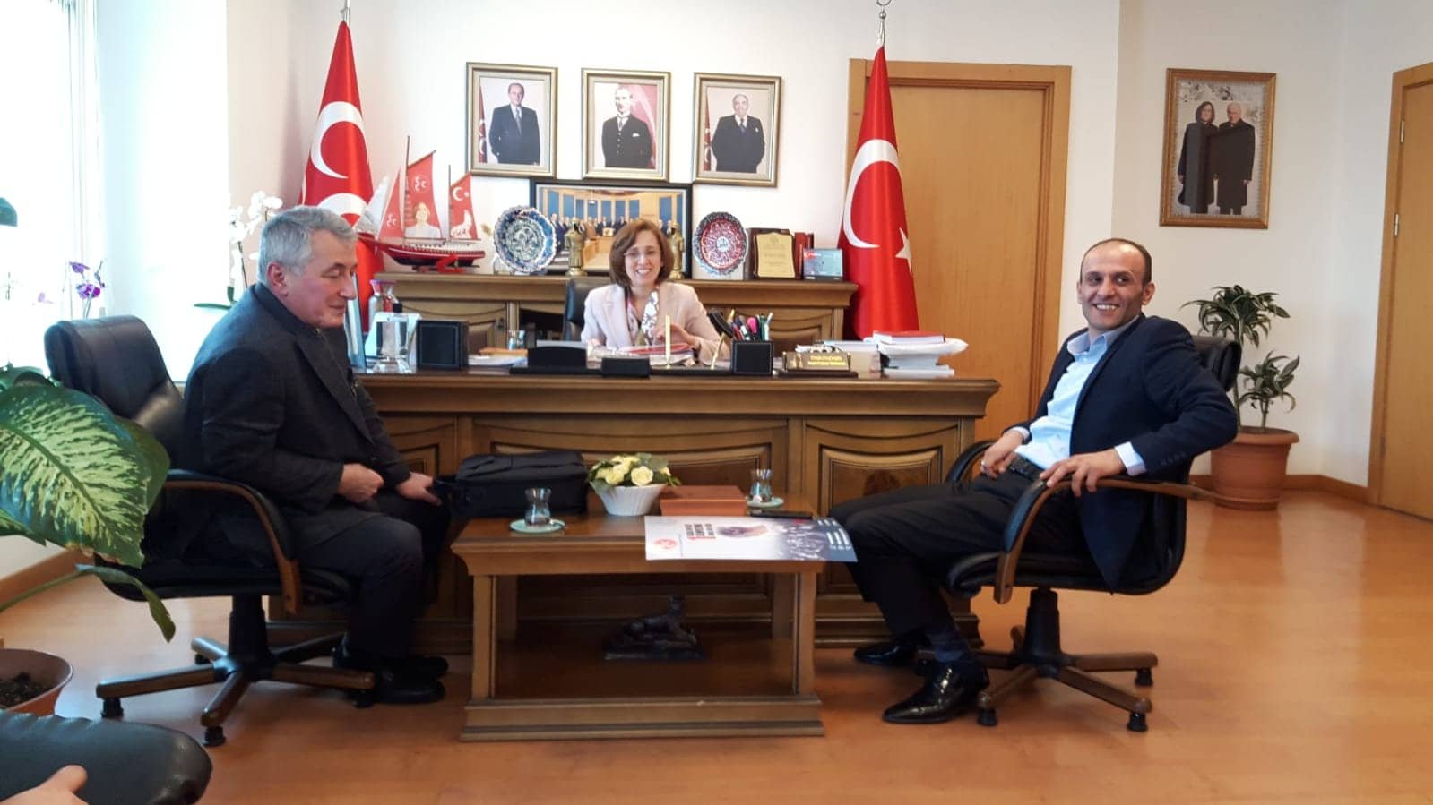 AKES-DER GÖRME ENGELLİ VATANDAŞLARIN YENİDEN GÖRE BİLMESİ ADINA MÜCADELE VERİYOR
