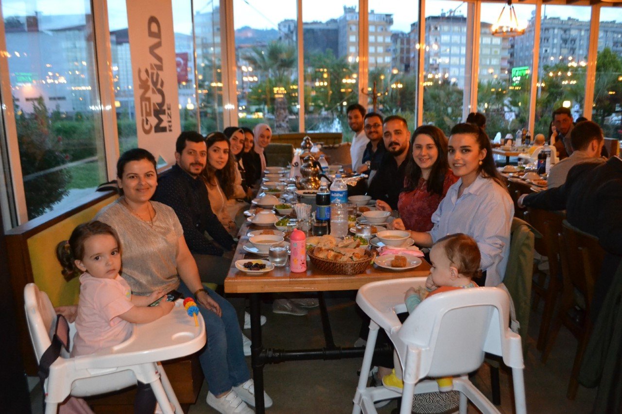 Rize Genç MÜSİAD ailesi iftarda buluştu