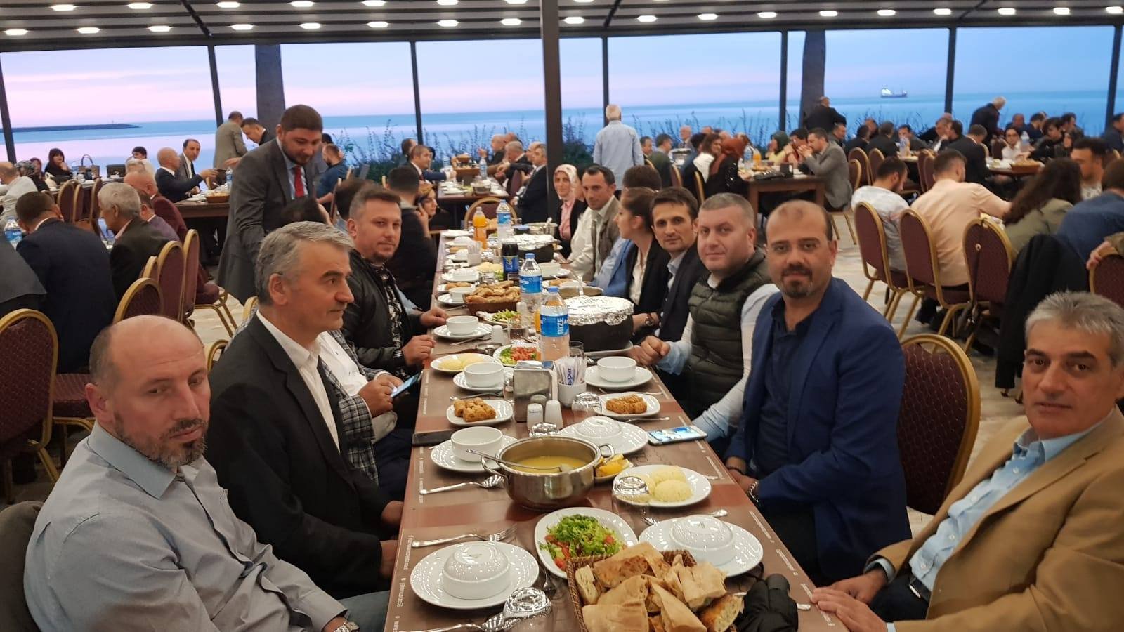 RİZE BELEDİYESİNİN İFTAR YEMEĞİNE YOĞUN İLGİ..