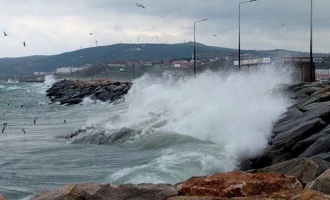 Meteorolojiden kuvvetli rüzgar ve fırtına uyarısı