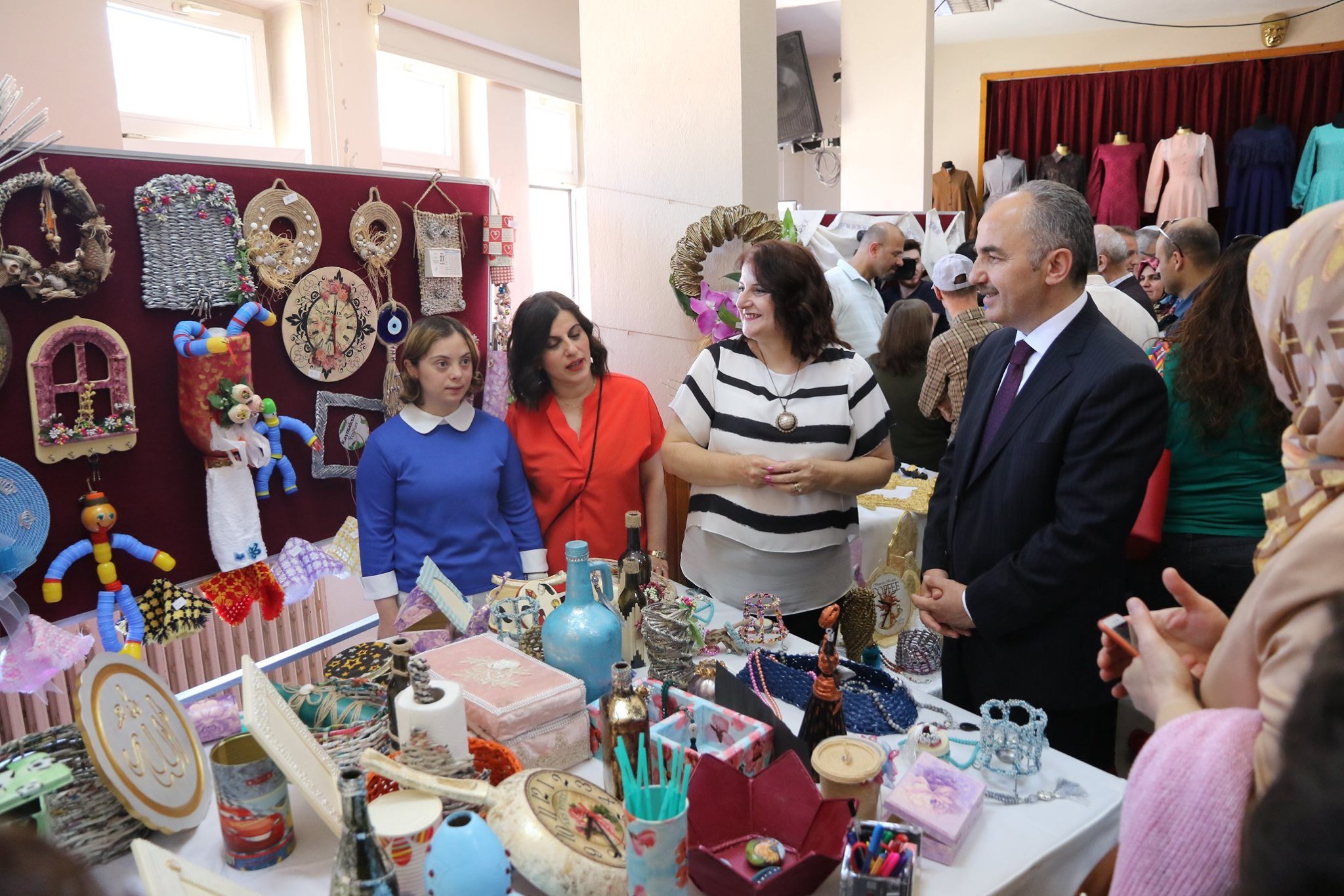YAPILAN EL EMEĞİ ÜRÜNLER İÇİN SATIŞ NOKTALARI OLUŞTURACAĞIZ