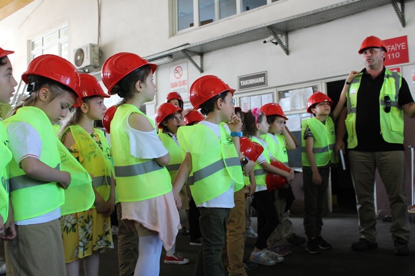 Minik Öğrencilerden Rize İl Özel İdaresine Ziyaret