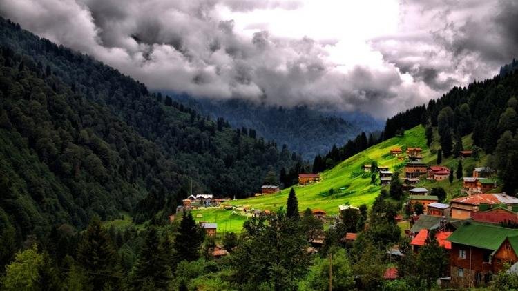 Tatilde Karadeniz'e tatilci akını