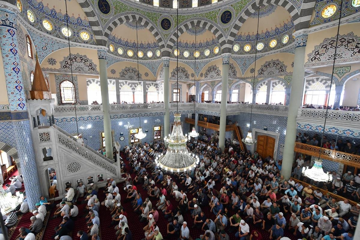Rize'de Ramazan Bayramı Saati 2019