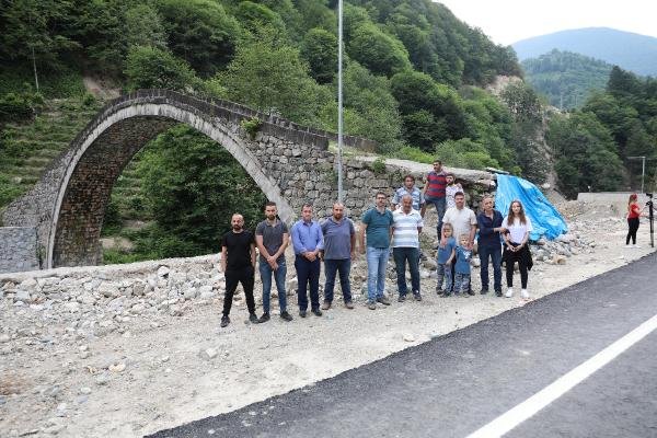 Rizede Yol çalışmasında hasar gören tarihi kemer köprünün onarılmamasına tepki