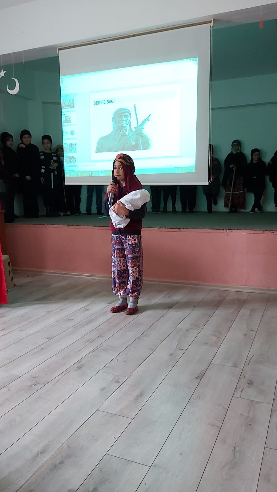 ÖĞRENCİLER MİLLİ MÜCADELE KAHRAMANLARINI YAŞAYARAK ÖĞRENDİ