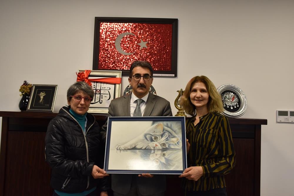 Trabzon TRAHAYKO’dan Müdür Şükür Köse’ye Teşekkür Tablosu