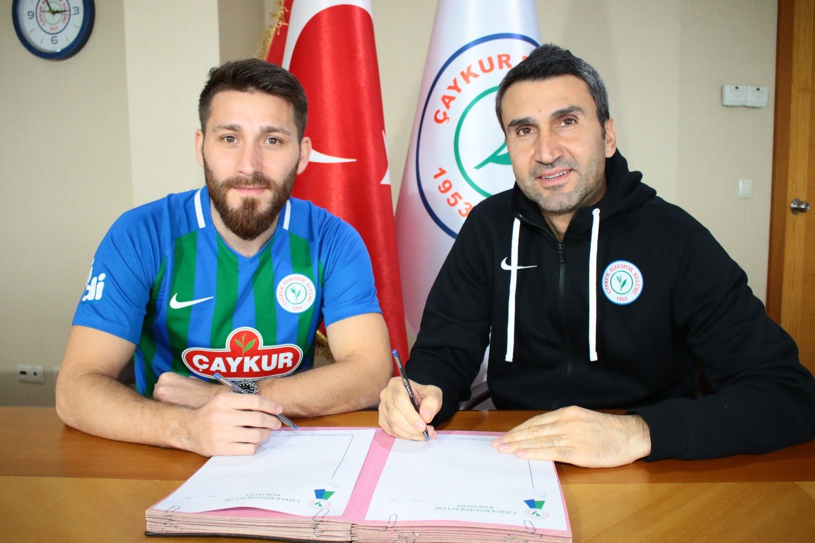 Ç.RİZESPORDA YENİ TRANSFER TUNAY TORUN İMZAYI ATTI