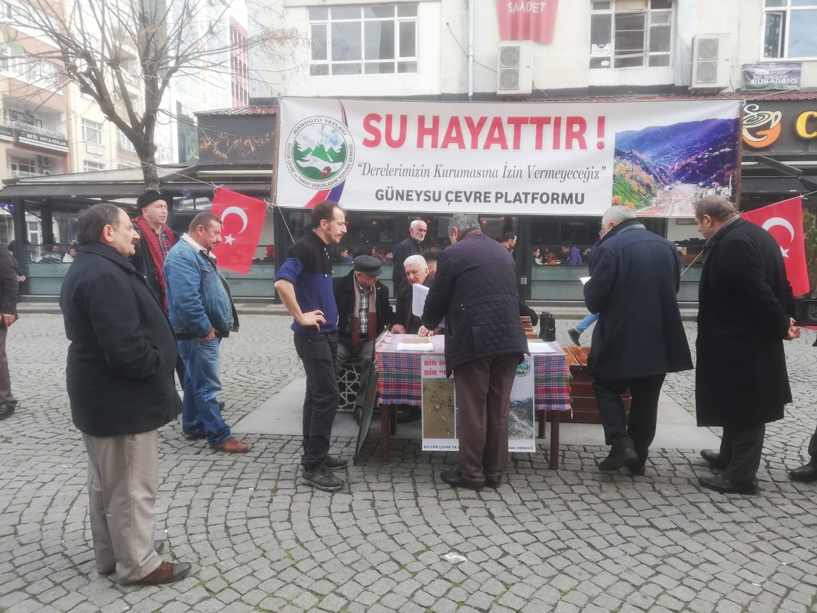 RİZELİ KÖYLÜLER HES İÇİN İMZA KAMPANYASI BAŞLATTI