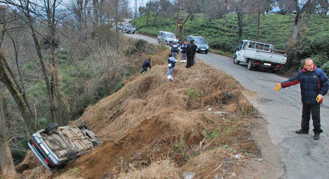 Pazar'da otomobil yuvarlandı: 5 yaralı