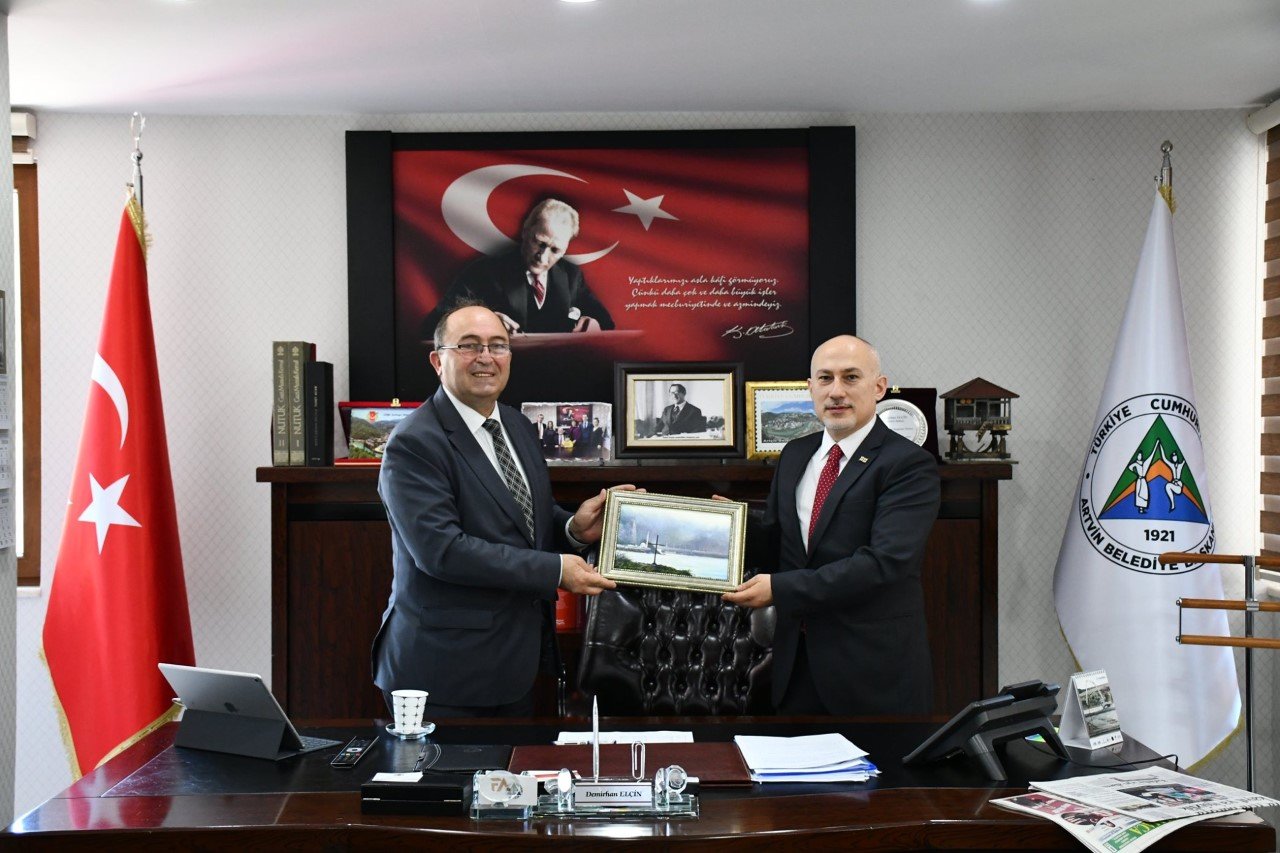 Gürcü Başkonsolos Japaridze’den Başkan Elçin'e Ziyaret