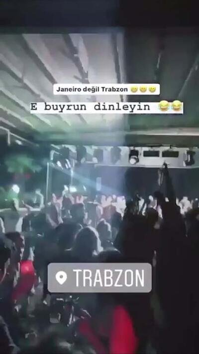 Koronavirüse Aldırmadılar, Kafede Parti Düzenlediler