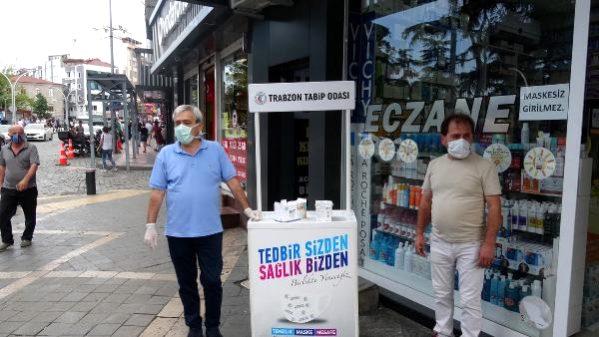Salgın Tedbirleri Hatırlatıldı, Ücretsiz Maske Dağıtıldı