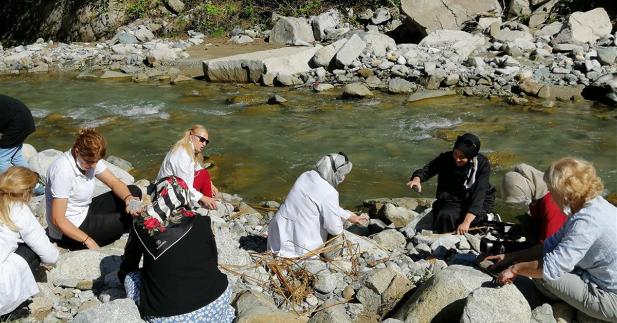 Senoz Deresi'nde 'Geleneksel Yöntemlerle Kenevir İpi Yapım Kursu'