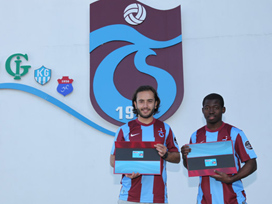 Trabzonspor'da çifte imza
