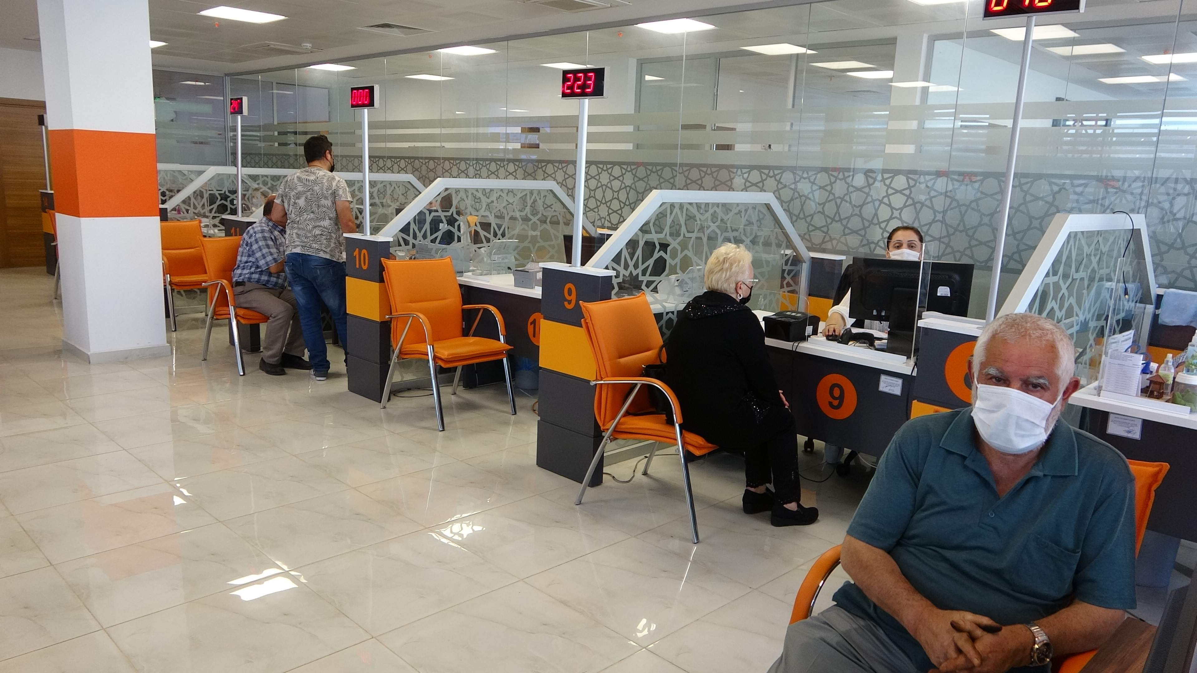 Trabzon’da yaklaşık bin 500 kişinin sürücü bilgileri çipli kimlik kartına yüklendi