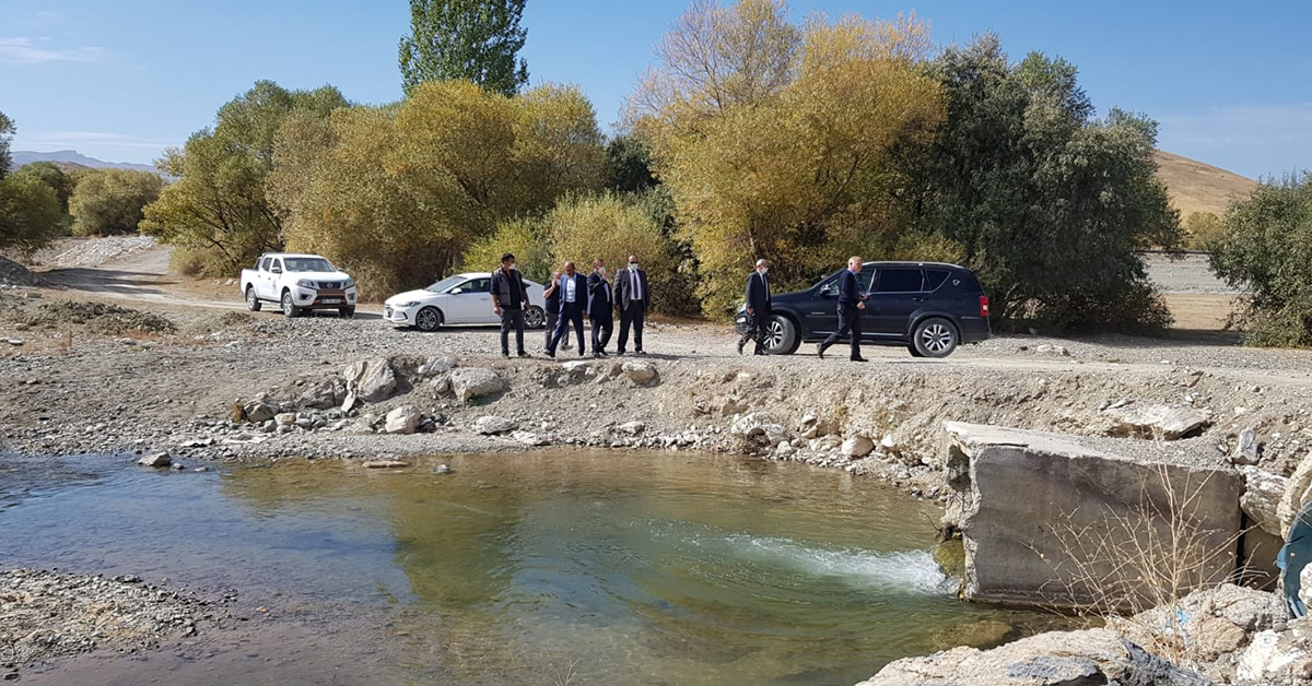 Aşkale Belediyesi Köy Yollarını Denetledi