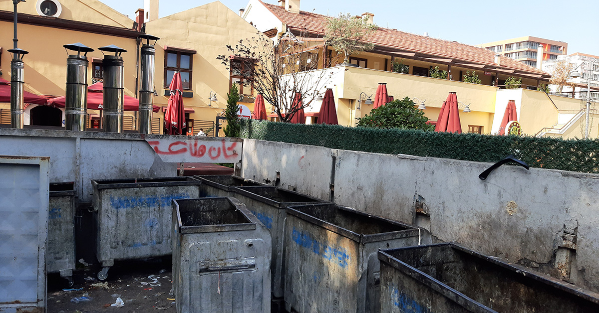 Esnaftan AVM'ye 'Çöp Kokusu' Tepkisi