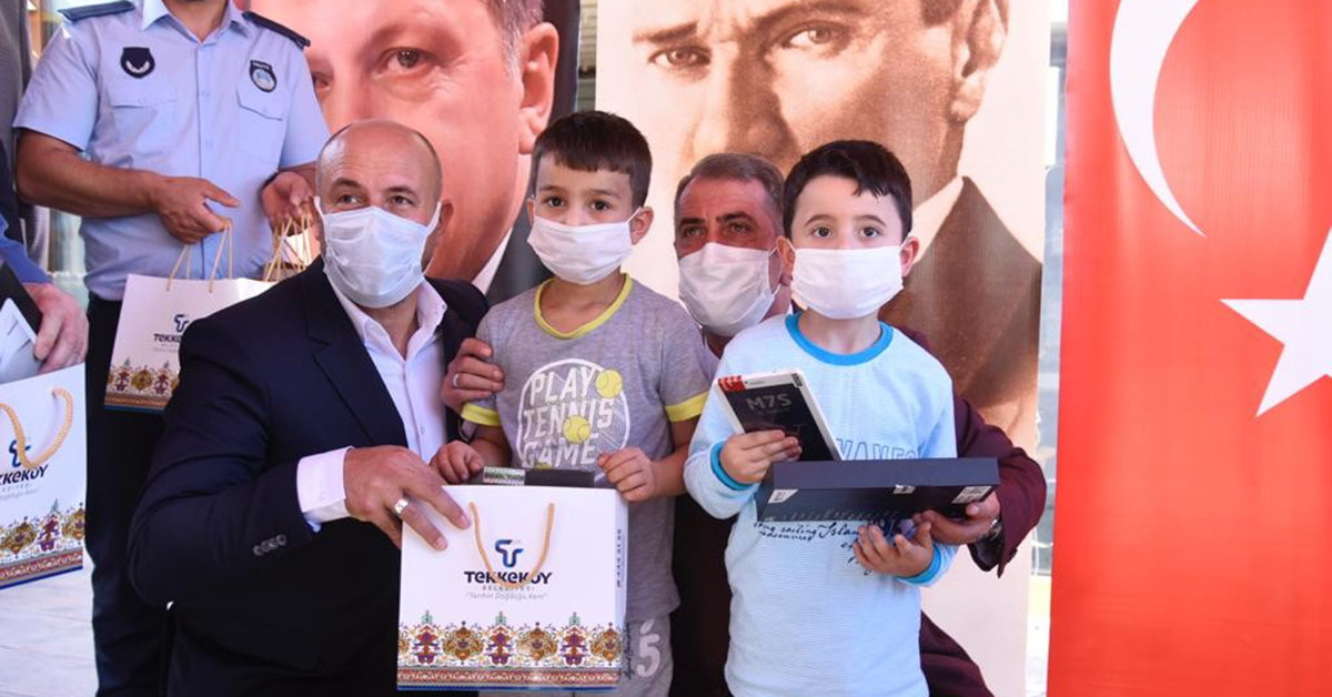 Tekkeköy'de İhtiyaç Sahibi Tabletsiz Öğrenci Kalmadı