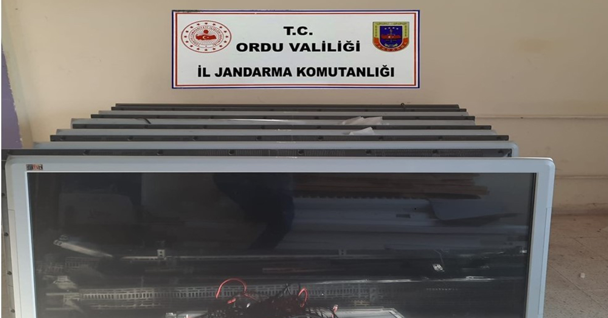 Ordu'da Pes Dedirten Hırsızlık: 400 Bin Liralık 'Akıllı Tahtaları' Çaldılar