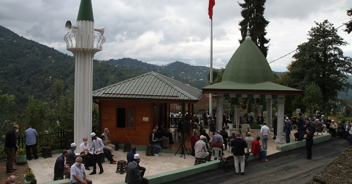 Zavendikli Mustafa Hoca, Kabri Başında Anıldı