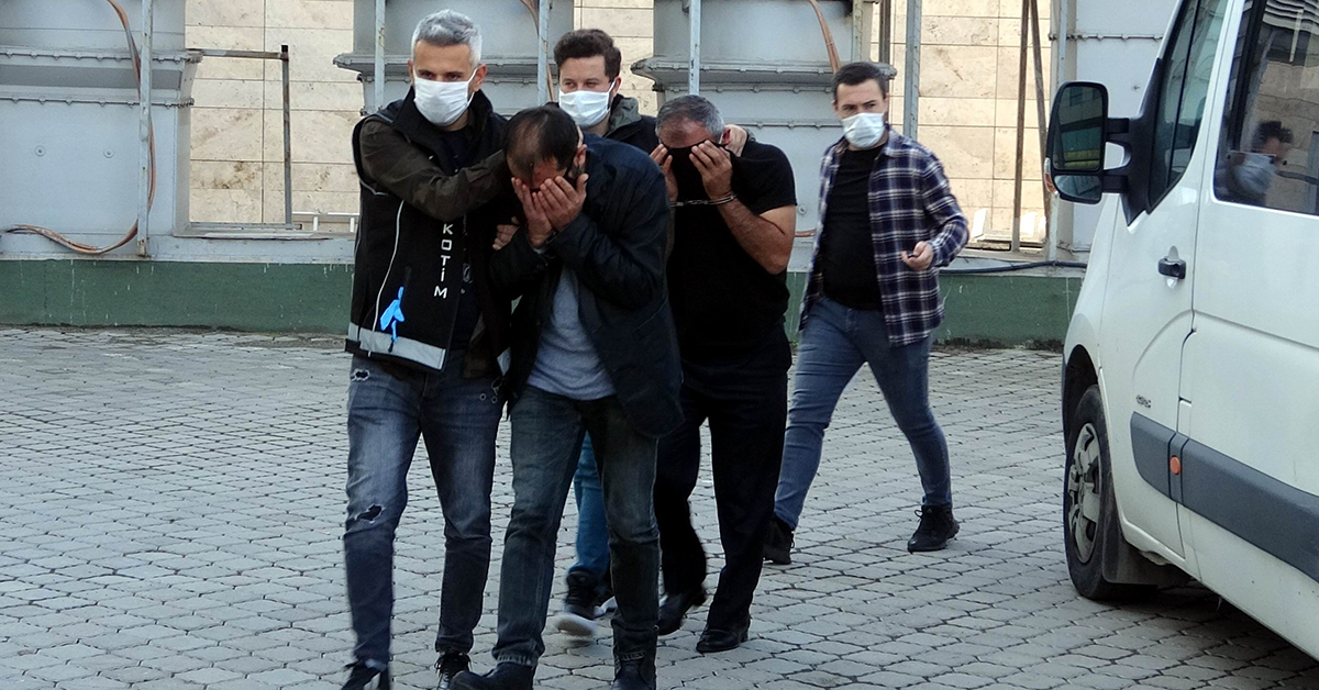 5 Kilo 395 Gram Esrarla Yakalanan 2 Kişi Gözaltına Alındı