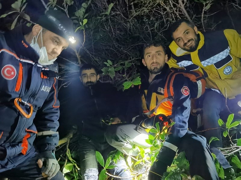 Ormanda kaybolan avcı 5 saat sonra kurtarıldı