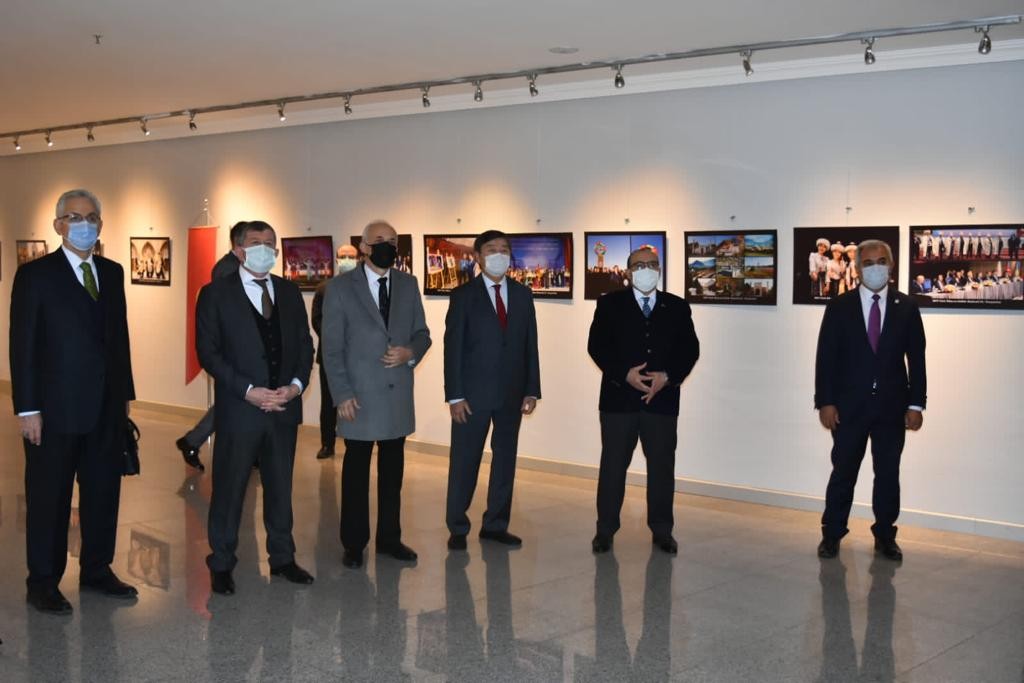 Türk Dünyası Kültür Başkenti Resim Sergisi Trabzon'da açıldı