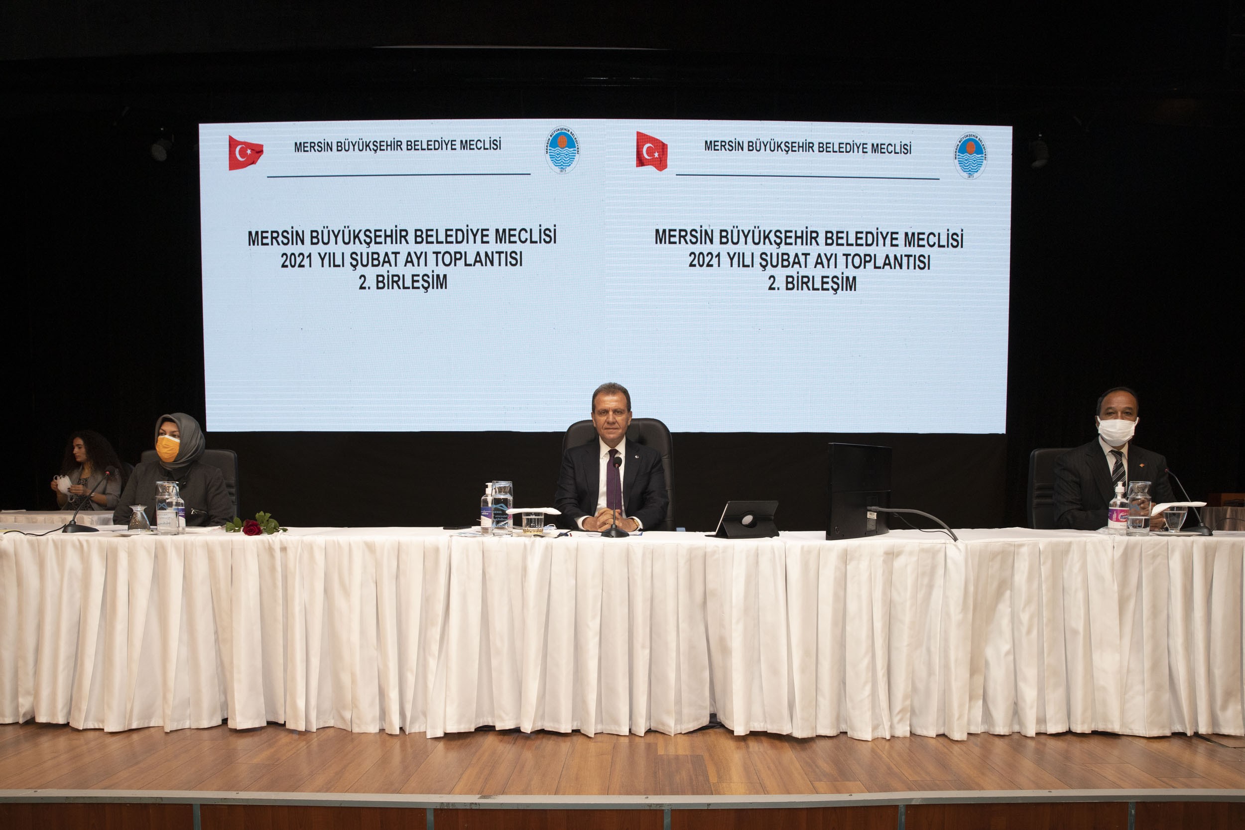 Mersin Büyükşehir Meclis'inde Tartışmalar yaşandı.