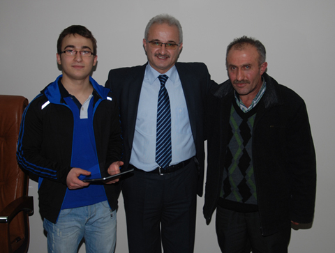 Nurullah Selim'e Başkandan İpad Hediyesi