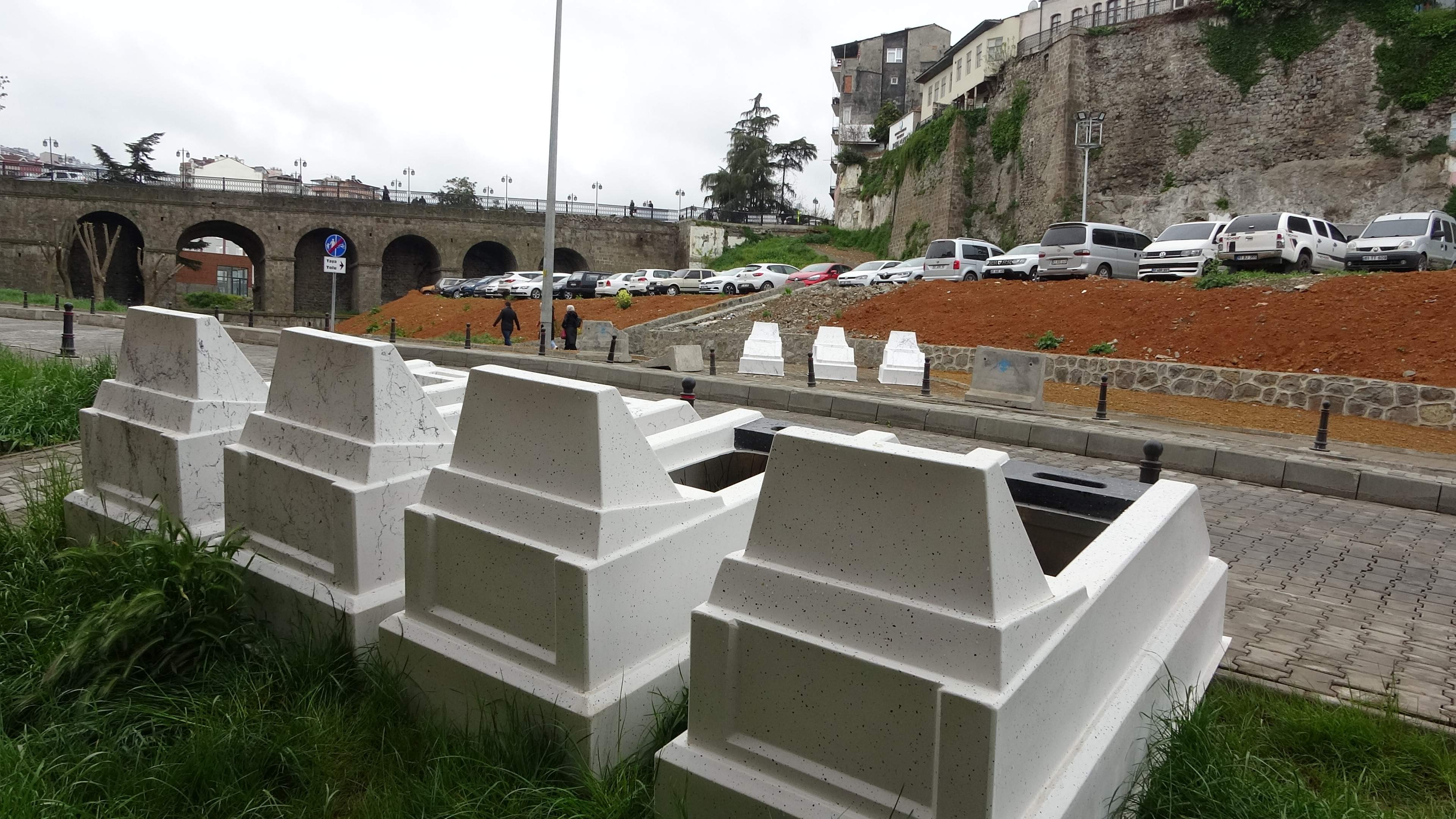 Bu mezarlıklar 100 yılık