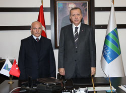 Recep Tayyip Erdoğan'a Logo Aranıyor!