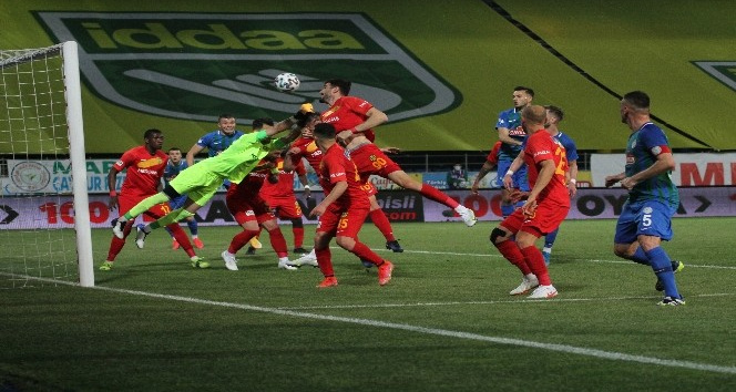 Çaykur Rizespor Malatyaspor'a evinde mağlup oldu