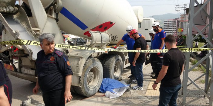 Beton mikseri sürücüsü kullandığı aracın altında ezilerek can verdi