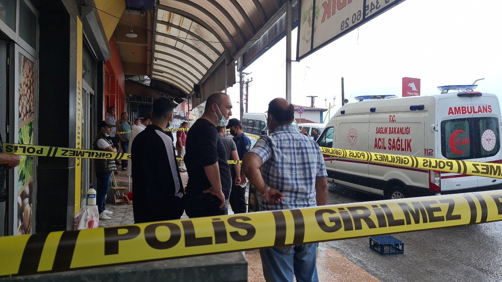 Büfede silahlı kavga: 1 ağır yaralı