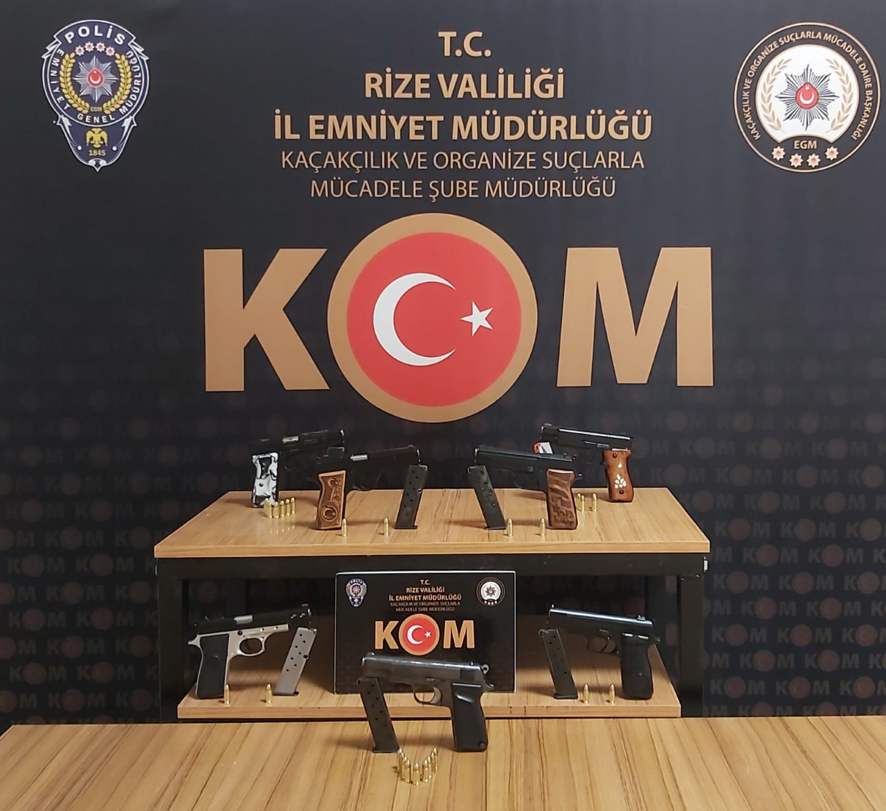 RİZE'DE ÇOK SAYIDA KAÇAK SİLAH YAKALANDI