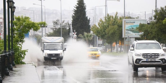 SAMSUN’DA SON 24 SAATTE METRE KAREYE 31,1 KİLO YAĞIŞ DÜŞTÜ